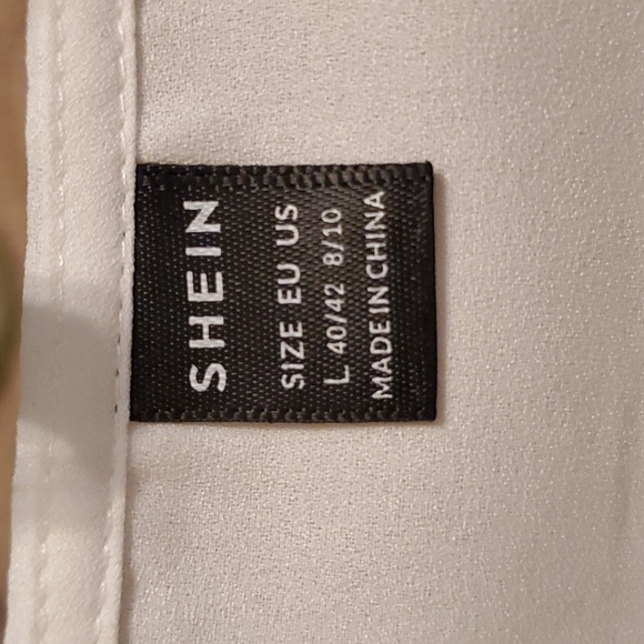 Cover-up - Picture 5 of 5